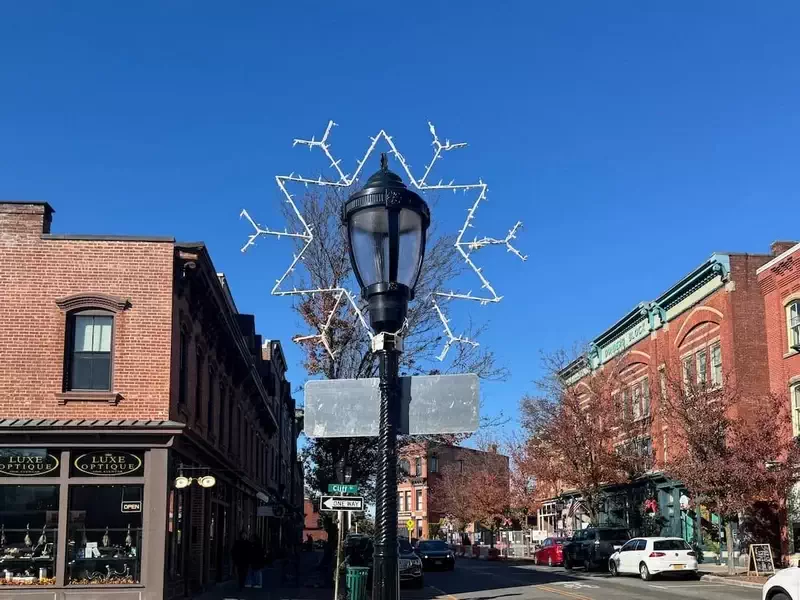  Holiday wreaths adorn Beacon’s Main Street during the Holidays 