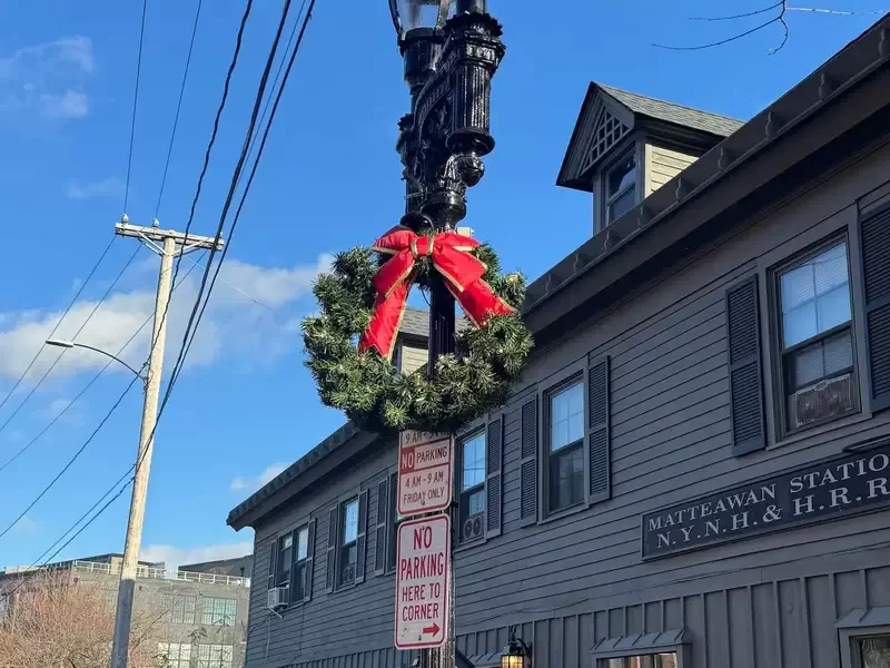 A glorious, sunny day before Thanksgiving in Beacon, 2024.