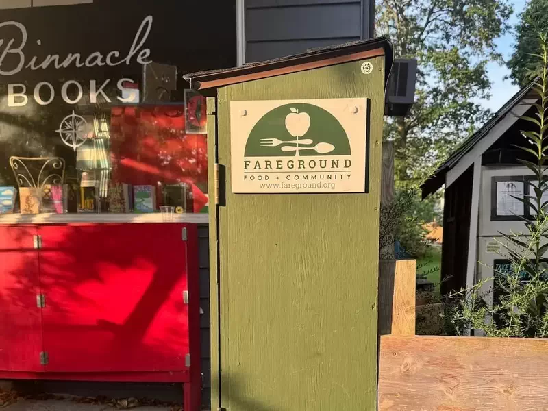  A Fareground Tiny Pantry, outside Binnacle Books on Main Street 